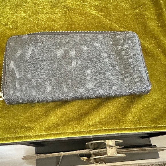 Michael Kors Gray Wallet - Picture 3 of 4